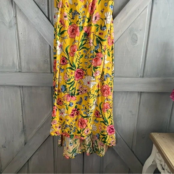 Hollister High Low Yellow‎ Floral Garden butterflies bees Small Easter summer - Picture 2 of 10